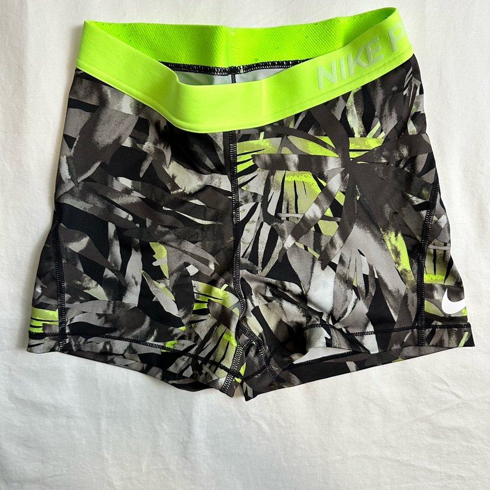 Women’s Nike Pro Dri-Fit Printed Training Shorts Size M